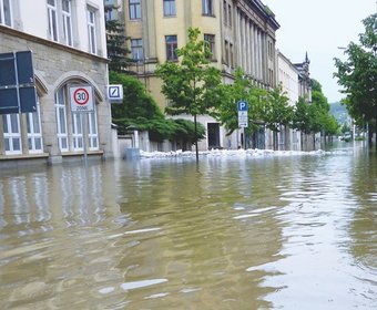 Hochwasserschäden Forschung und Bildung